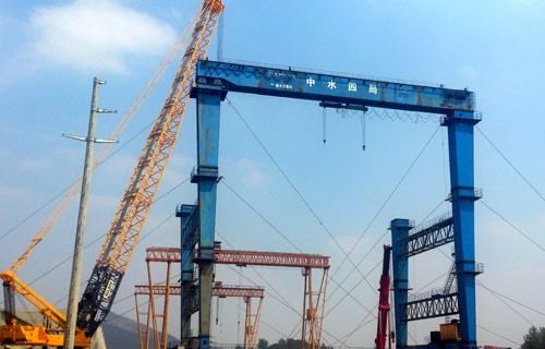 徐工XCL800在国家重大战略性工程“南水北调”中线沙河段建设施工