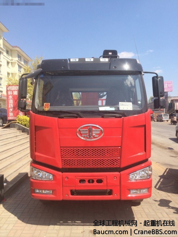 承德第一辆帕尔菲格随车吊 解放J6M 后双桥 道依茨240马力国四   2013款驾驶室 (1).jpg