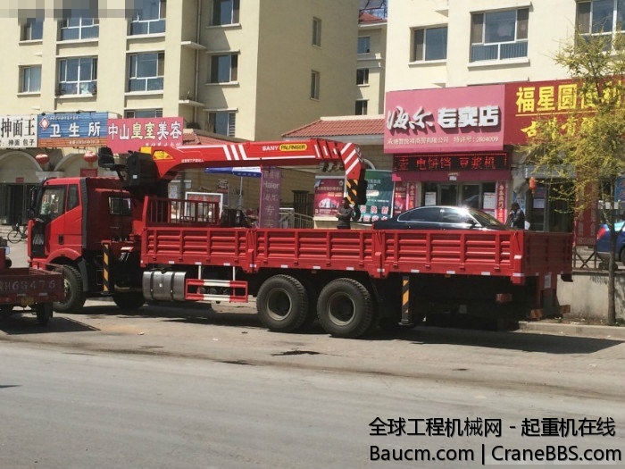 承德第一辆帕尔菲格随车吊 解放J6M 后双桥 道依茨240马力国四   2013款驾驶室 (7).jpg