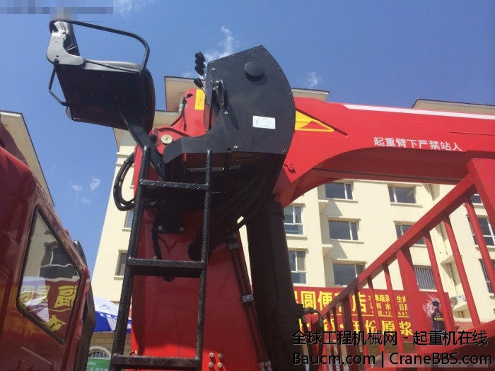 承德第一辆帕尔菲格随车吊 解放J6M 后双桥 道依茨240马力国四   2013款驾驶室 (4).jpg