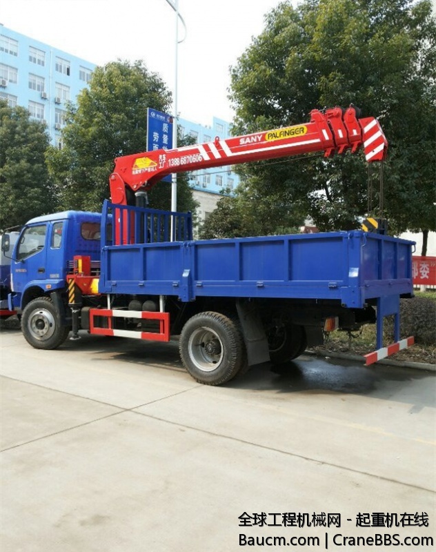 湖南长沙新购买三一帕尔菲格6.3吨随车吊 臂长比徐工长 三一6吨的价钱比石煤和徐工贵几.jpg