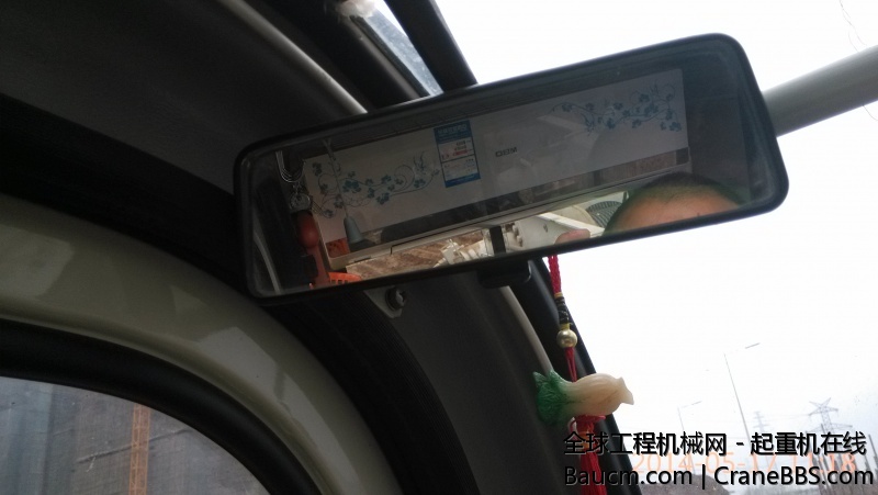 开始是看卷扬的，空调装好了看不到了