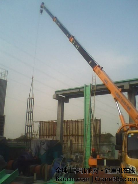 24米大臂吊装槽钢立柱