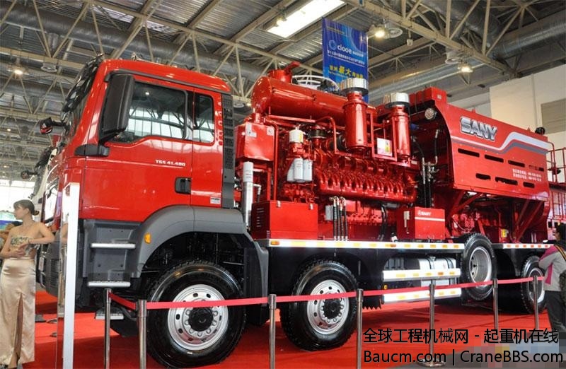 三一2500型压裂车  (3).jpg