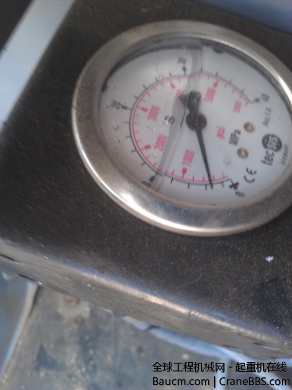 空载油门1500转压力