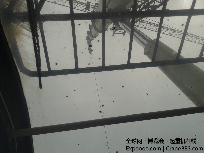 俩吊车去试桩挪场子一上午搞定.3000大洋