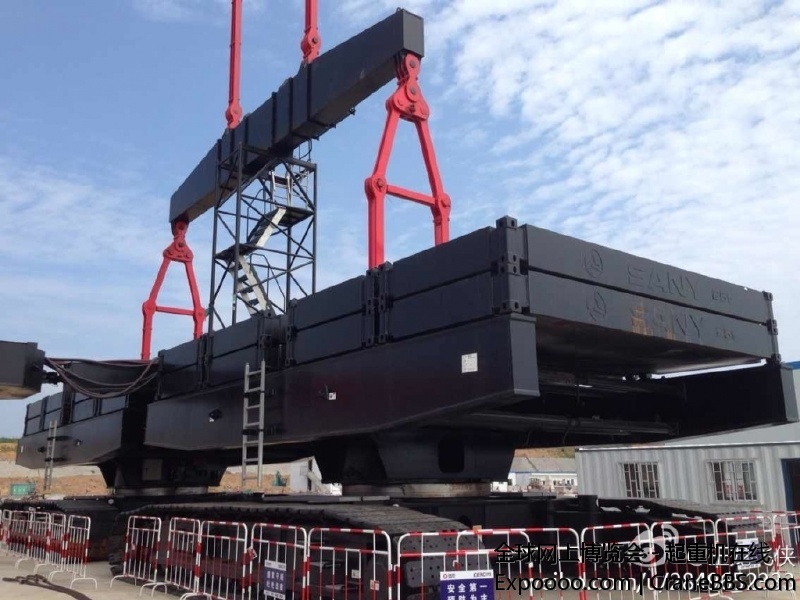 【中国梦；大国重器】三一重工SCC36000A型3600吨履带起重机，将在山东荣成石岛湾，水.jpg