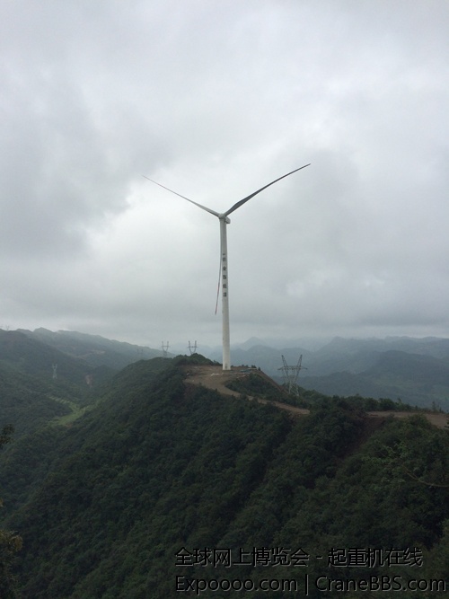 14年5月，徐工QAY1200在织金三塘风电场