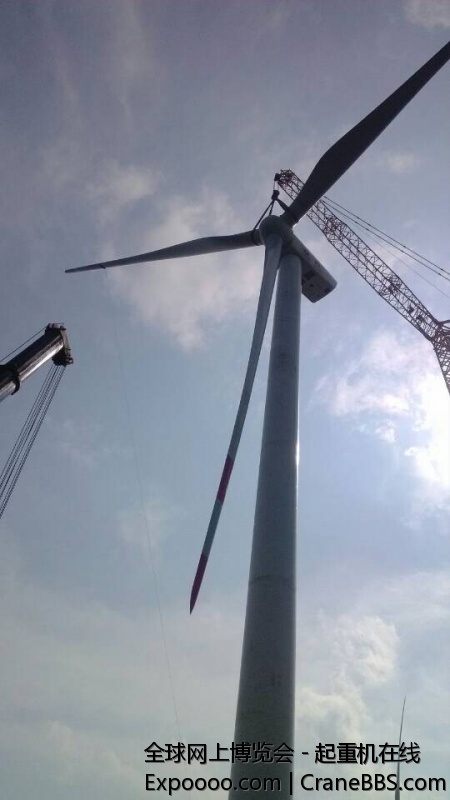 14年5月，徐工QAY1200在织金三塘风电场