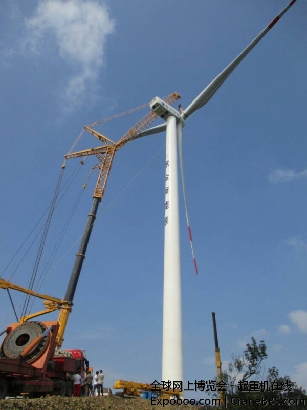 14年5月，徐工QAY1200在织金三塘风电场