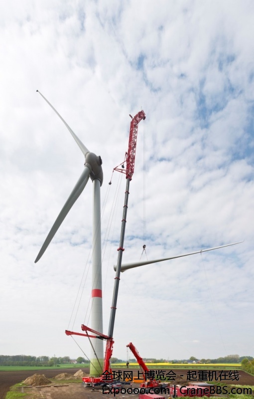 利勃海尔LTM 11200-9.1 移动式起重机在风电场安装Enercon E-101 电机