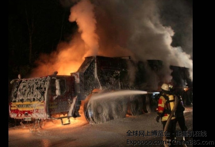 利勃海尔——LG1750 自燃 - 副本.jpg