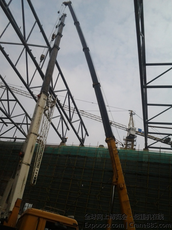 钢架梁空中错位移位