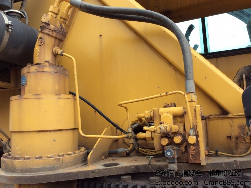 从这个筏到空调外机的一根管子抖