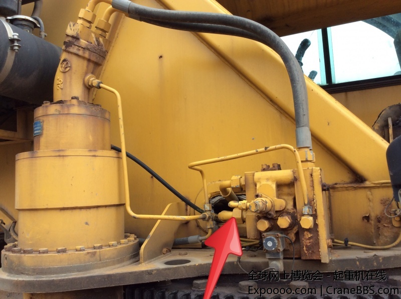 这个管子抖，从这里到空调外机的