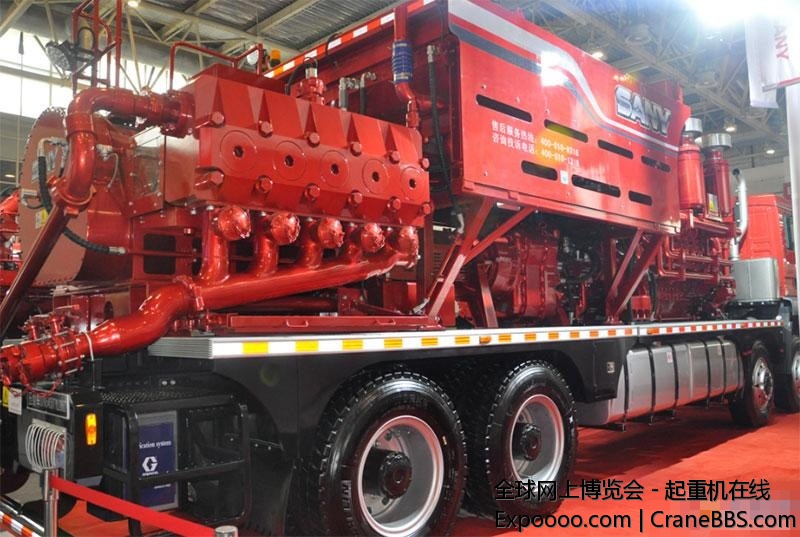 三一2500型压裂车  (4).jpg