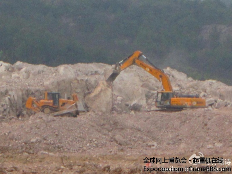三一龙虎斗巨石.jpg