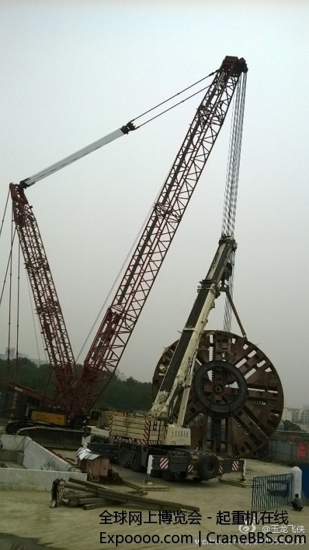 三一400履带吊主吊，德玛格AC350汽车吊配合溜尾 勇攀高峰，方显实力非凡！ ——北京华.jpg