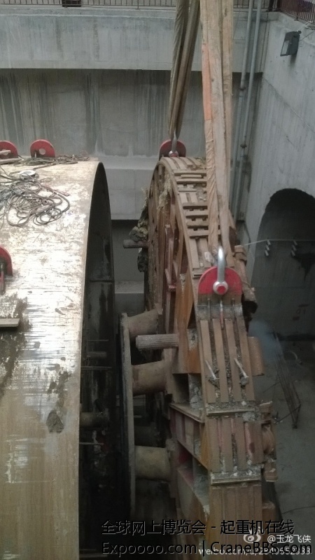 三一400履带吊主吊，德玛格AC350汽车吊配合溜尾 勇攀高峰，方显实力非凡！ ——北京华.jpg