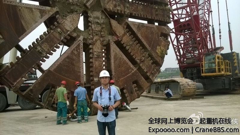 三一400履带吊主吊，德玛格AC350汽车吊配合溜尾 勇攀高峰，方显实力非凡！ ——北京华.jpg