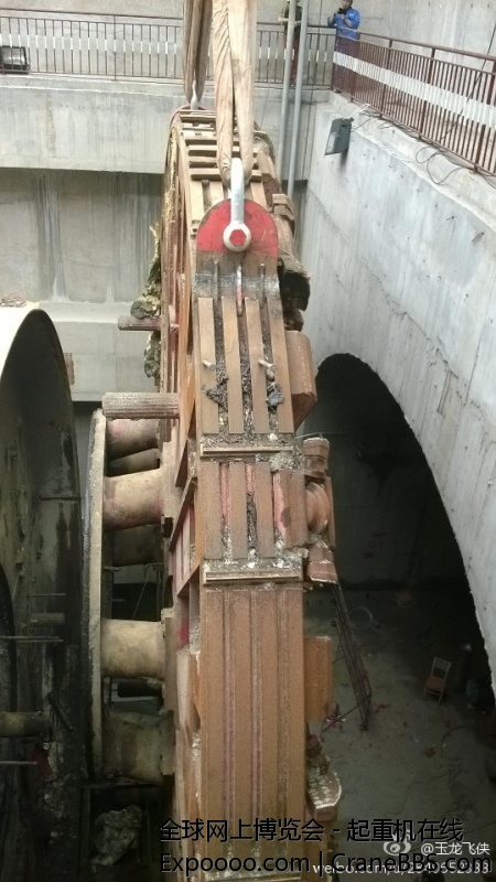 三一400履带吊主吊，德玛格AC350汽车吊配合溜尾 勇攀高峰，方显实力非凡！ ——北京华.jpg