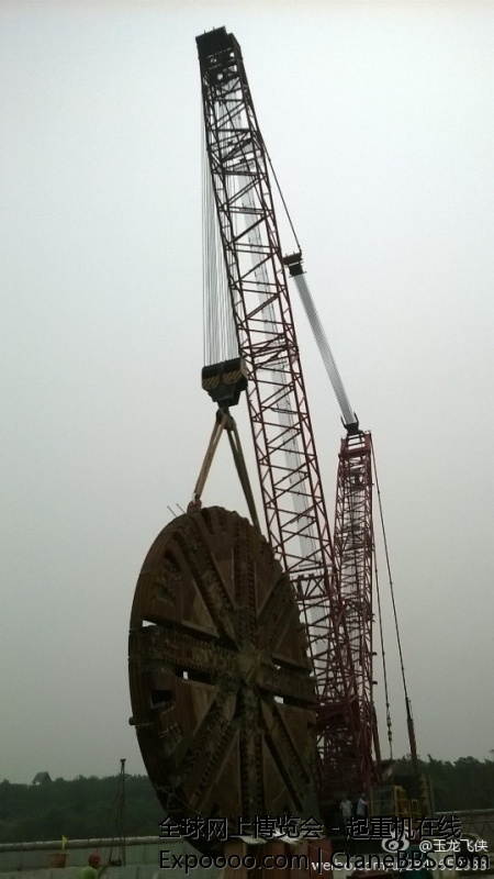 三一400履带吊主吊，德玛格AC350汽车吊配合溜尾 勇攀高峰，方显实力非凡！ ——北京华.jpg