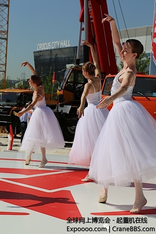 机器与美女 (7).jpg