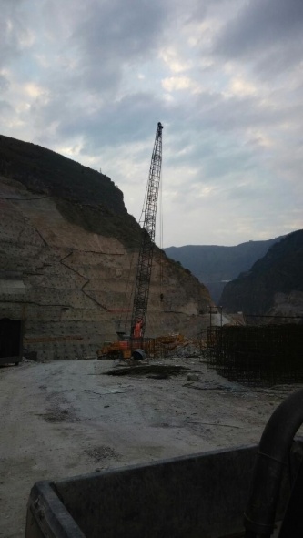 世界第五大电站！乌东德电站！总投资三千亿！三一400吨 云南金沙江 (4).jpeg