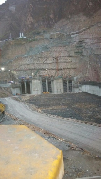 世界第五大电站！乌东德电站！总投资三千亿！三一400吨 云南金沙江 (11).jpeg