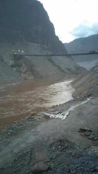 世界第五大电站！乌东德电站！总投资三千亿！三一400吨 云南金沙江 (8).jpeg