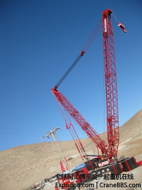 10月9日凌晨，救援通道已经打通，转机即将转场为中国造SANY SCC4000起重机提供施工空.jpg