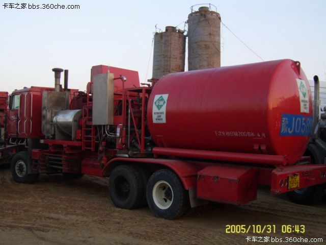 肯沃斯压裂车 中石化胜利油田的重点探井渤930大型二氧化碳压裂施工现场 (7).jpg