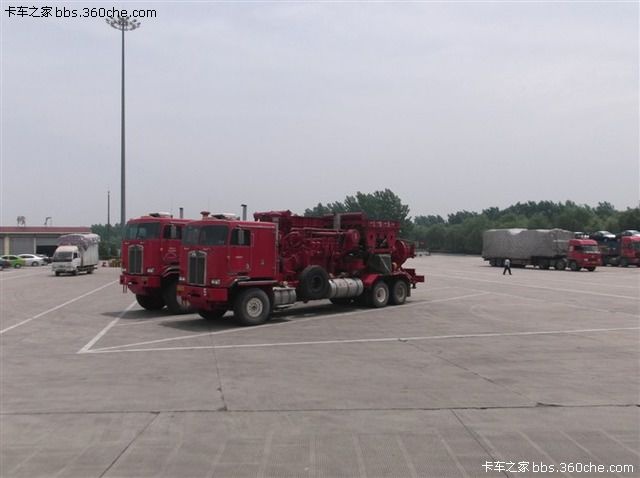 简单点讲就是把地层用水力压开个更大的裂缝 使油气产量增加 (8).jpg