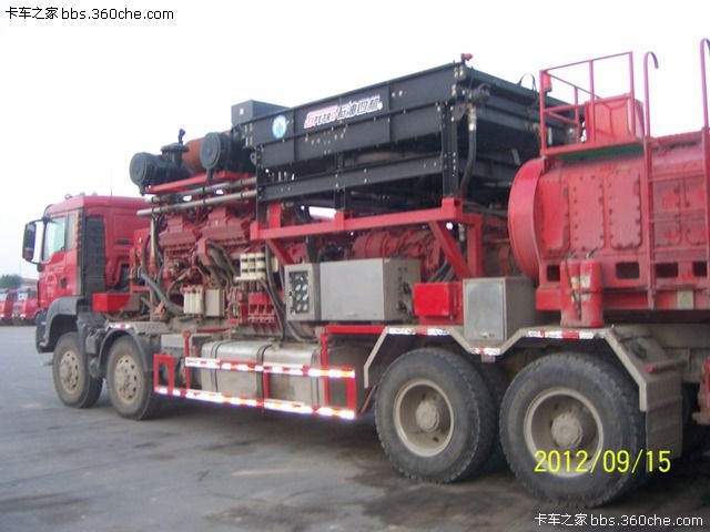 简单点讲就是把地层用水力压开个更大的裂缝 使油气产量增加 (16).jpg