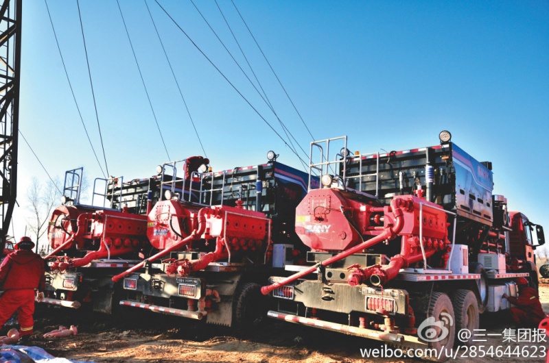 【三一推出页岩气装备】日前，CIPPE 2014展在北京举行，三一重能展出了包括2500型压裂.jpg