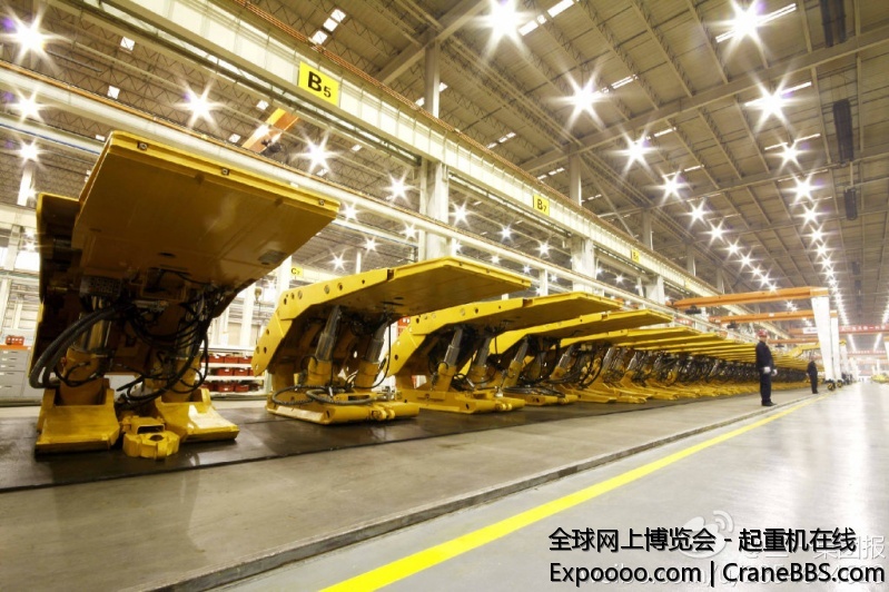 走进三一系列报道之沈阳重装生产线 (2).jpg