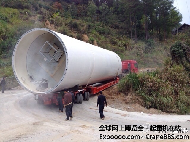 大件轴线车和扇叶专用车齐上阵。 (3).jpg