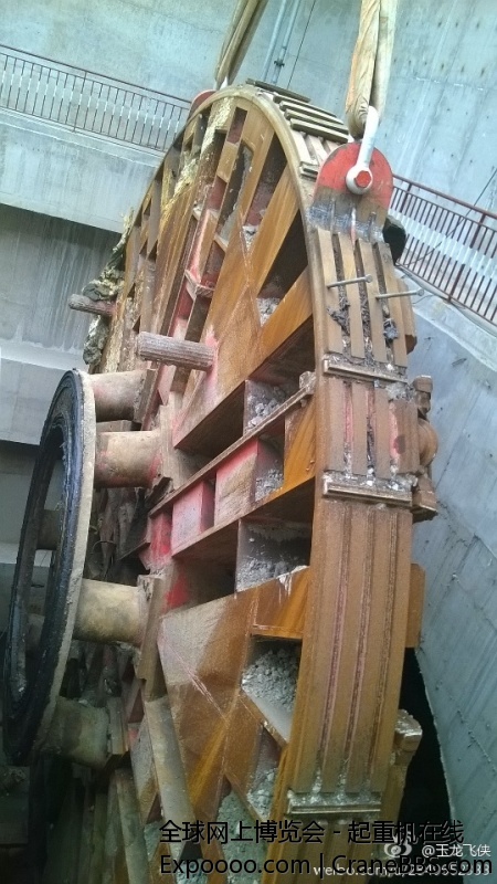 三一400履带吊主吊，德玛格AC350汽车吊配合溜尾 勇攀高峰，方显实力非凡！ ——北京华.jpg