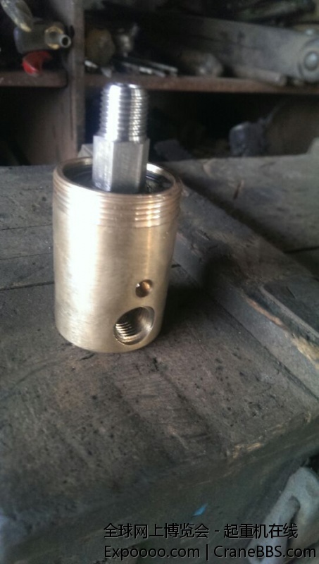 淘宝发的   外螺纹自己车的  固定用