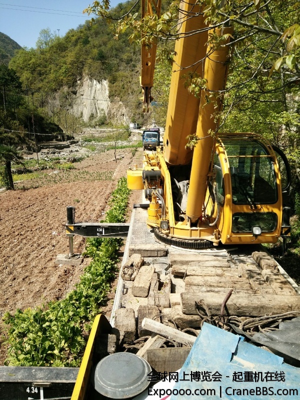 山路狭窄  只能这样