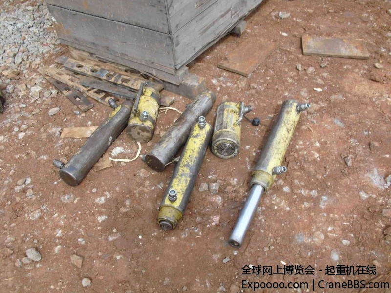 22破烂水平千斤顶.JPG