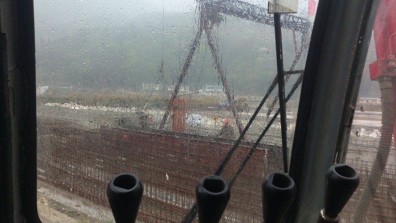 刚发现雨刷坏了