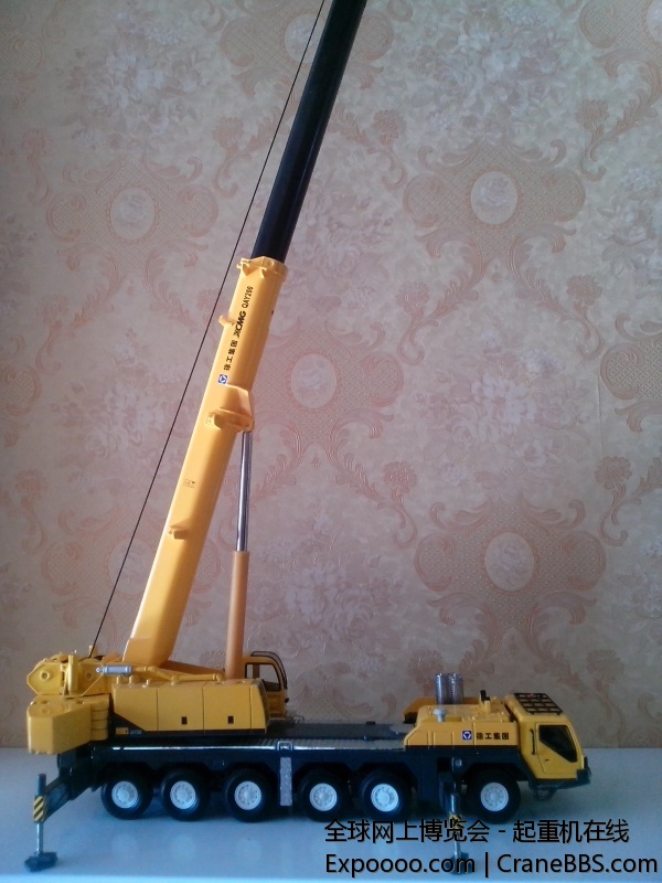 刚买的200吨吊车模型