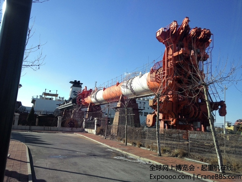 巨型吊臂