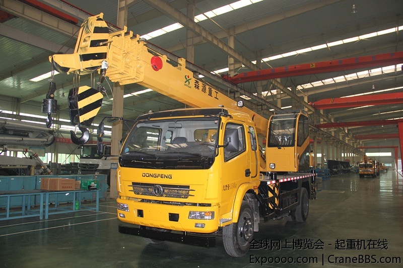 东风国四8吨吊车