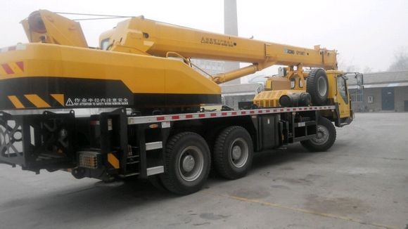 咋看跟20G样，大臂是8棱三节的，听说10米能放12吨