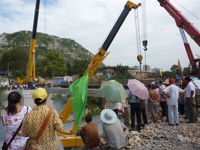 火车路上的立交桥