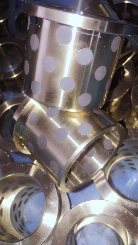 自润滑翻边铜套