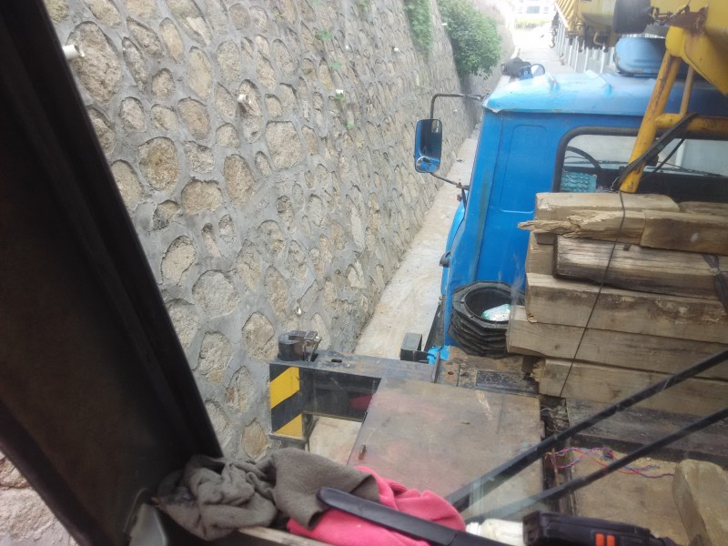 谁的小八吨木头有我的多 举手来