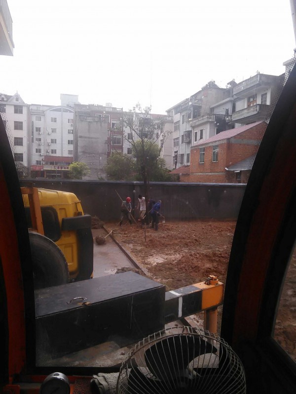 栽树前方18米种